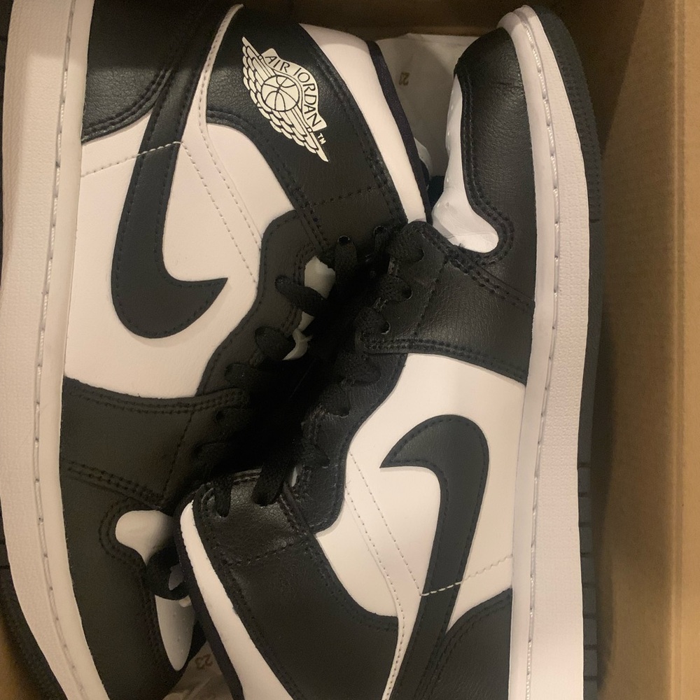 Jordan Women's Air 1 Mid in Black and White